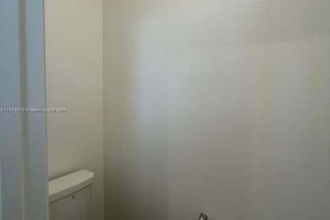 House in Clermont, Florida 4 bedrooms № 1943626 - photo 21