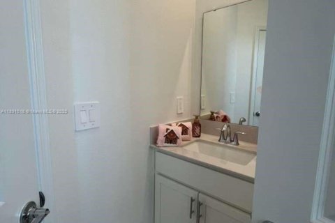 House in Clermont, Florida 4 bedrooms № 1943626 - photo 7