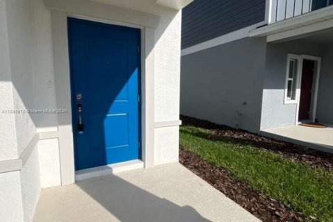 House in Clermont, Florida 4 bedrooms № 1943626 - photo 2