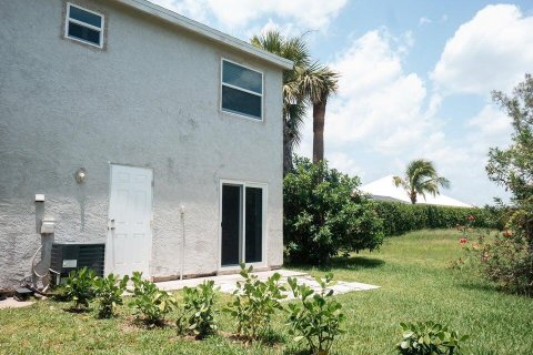 Casa en alquiler en Fort Pierce, Florida, 2 dormitorios, 92.9 m2 № 1103238 - foto 1