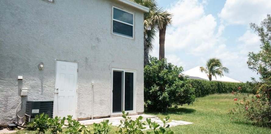 Villa ou maison à Fort Pierce, Floride 2 chambres, 92.9 m2 № 1103238