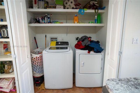 Купить виллу или дом в Майами-Лейкс, Флорида 3 спальни, 134.71м2, № 2033221 - фото 30