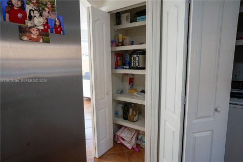 Купить виллу или дом в Майами-Лейкс, Флорида 3 спальни, 134.71м2, № 2033221 - фото 12