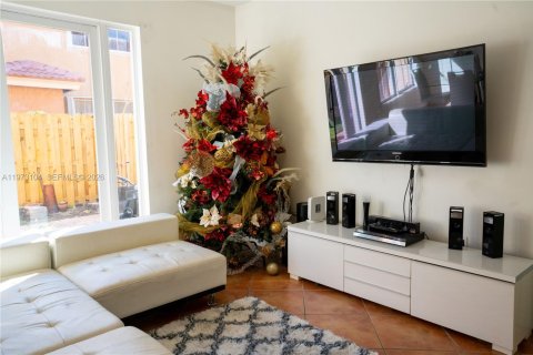 Купить виллу или дом в Майами-Лейкс, Флорида 3 спальни, 134.71м2, № 2033221 - фото 8