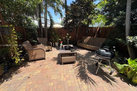 Touwnhouse à vendre à Doral, Floride: 3 chambres, 141.21 m2 № 2246681 - photo 11