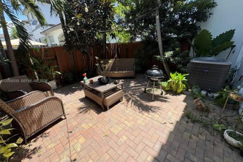 Touwnhouse à vendre à Doral, Floride: 3 chambres, 141.21 m2 № 2246681 - photo 12