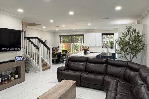 Touwnhouse à vendre à Doral, Floride: 3 chambres, 141.21 m2 № 2246681 - photo 2