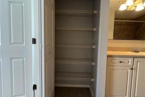 Condo in Kissimmee, Florida, 1 bedroom  № 2195224 - photo 5