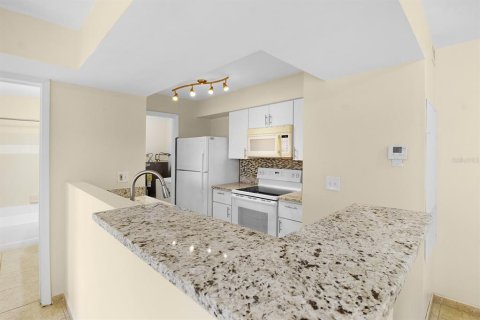 Condominio en alquiler en Kissimmee, Florida, 1 dormitorio, 61.41 m2 № 1885445 - foto 10