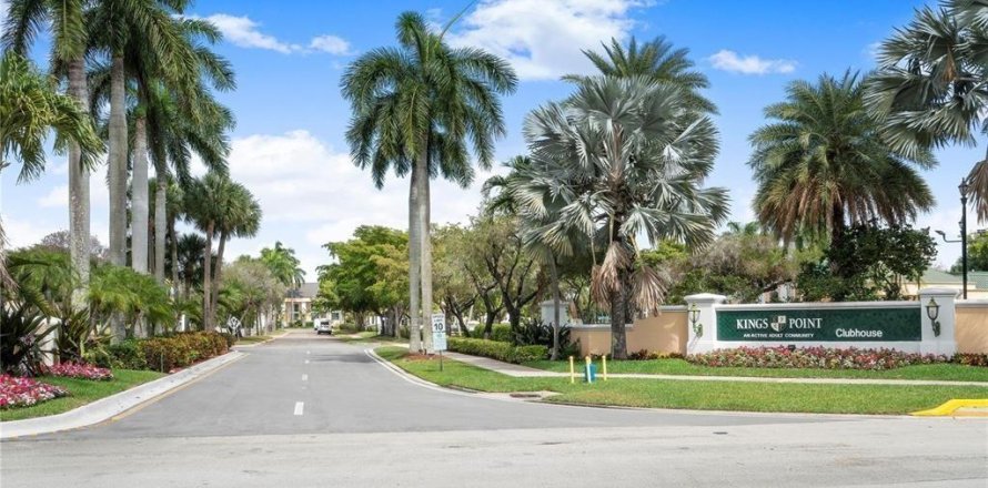 Condominio en Tamarac, Florida, 2 dormitorios № 1217187
