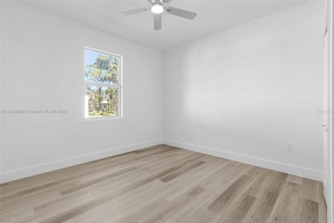 Casa en venta en North Port, Florida, 3 dormitorios, 149.57 m2 № 1802670 - foto 18