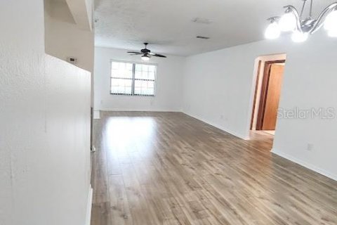 Villa ou maison à louer à Ocala, Floride: 3 chambres, 137.96 m2 № 2115473 - photo 12