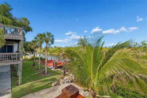 House in Terra Ceia, Florida 4 bedrooms, 163.88 sq.m. № 2217574 - photo 9