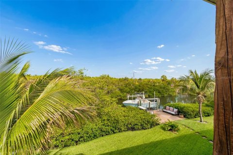 House in Terra Ceia, Florida 4 bedrooms, 163.88 sq.m. № 2217574 - photo 10