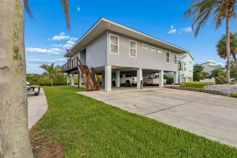 House in Terra Ceia, Florida 4 bedrooms, 163.88 sq.m. № 2217574 - photo 3