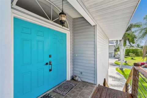 House in Terra Ceia, Florida 4 bedrooms, 163.88 sq.m. № 2217574 - photo 12