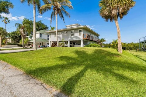 House in Terra Ceia, Florida 4 bedrooms, 163.88 sq.m. № 2217574 - photo 6
