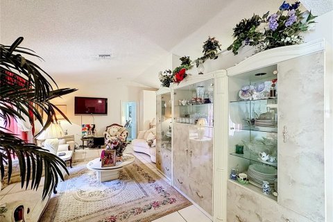 House in West Palm Beach, Florida 4 bedrooms, 180.79 sq.m. № 2166231 - photo 12