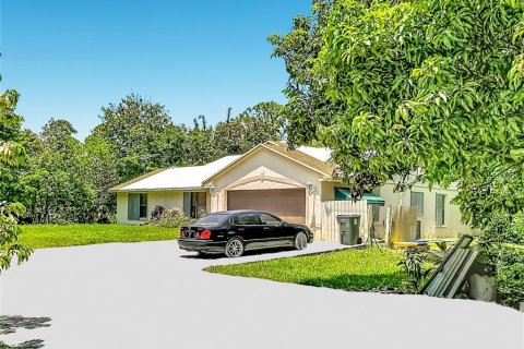 House in West Palm Beach, Florida 4 bedrooms, 180.79 sq.m. № 2166231 - photo 8