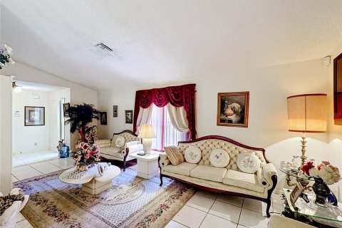 House in West Palm Beach, Florida 4 bedrooms, 180.79 sq.m. № 2166231 - photo 14
