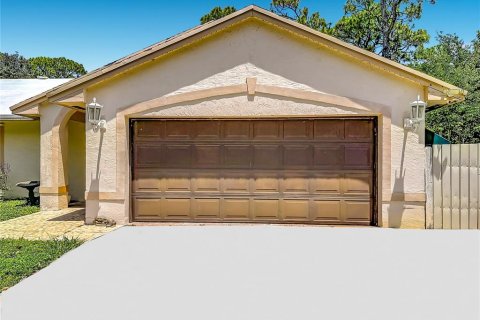 House in West Palm Beach, Florida 4 bedrooms, 180.79 sq.m. № 2166231 - photo 9