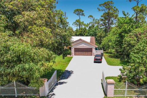 House in West Palm Beach, Florida 4 bedrooms, 180.79 sq.m. № 2166231 - photo 6