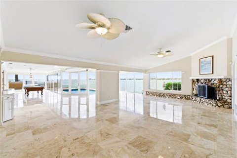 House in Saint Petersburg, Florida 4 bedrooms, 362.41 sq.m. № 2099100 - photo 24