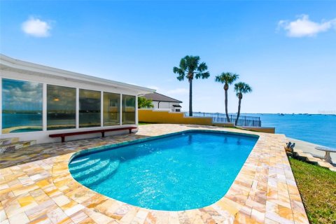 House in Saint Petersburg, Florida 4 bedrooms, 362.41 sq.m. № 2099100 - photo 27