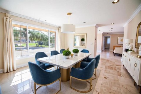 House in Saint Petersburg, Florida 4 bedrooms, 362.41 sq.m. № 2099100 - photo 10