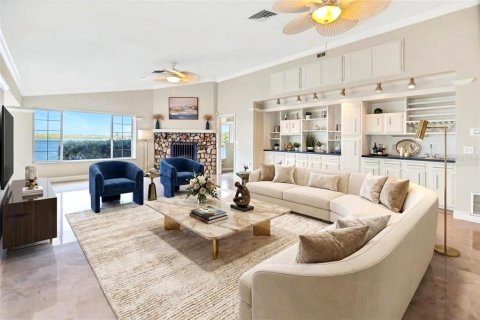 House in Saint Petersburg, Florida 4 bedrooms, 362.41 sq.m. № 2099100 - photo 22