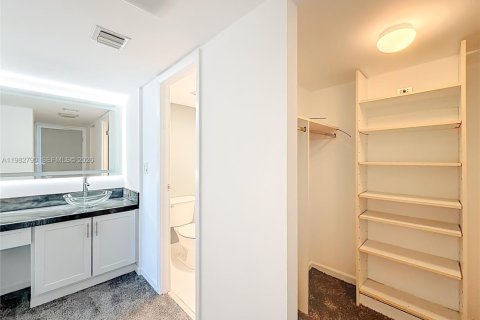 Copropriété à vendre à Aventura, Floride: 2 chambres, 107.49 m2 № 2049263 - photo 24