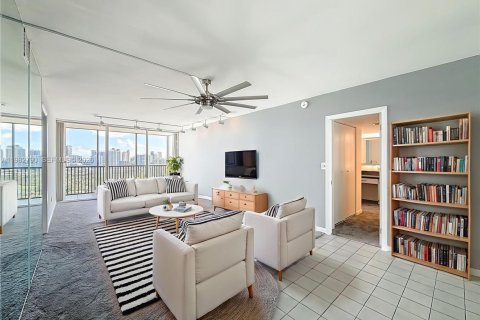 Copropriété à vendre à Aventura, Floride: 2 chambres, 107.49 m2 № 2049263 - photo 2