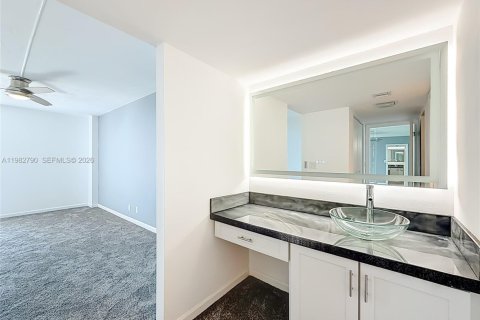 Copropriété à vendre à Aventura, Floride: 2 chambres, 107.49 m2 № 2049263 - photo 27