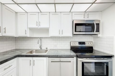 Copropriété à vendre à Aventura, Floride: 2 chambres, 107.49 m2 № 2049263 - photo 13