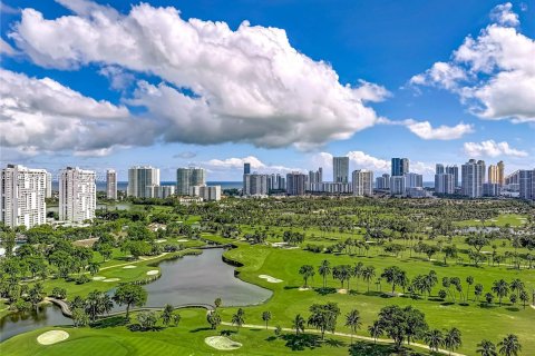 Condo à Aventura, Floride, 2 chambres  № 2049263