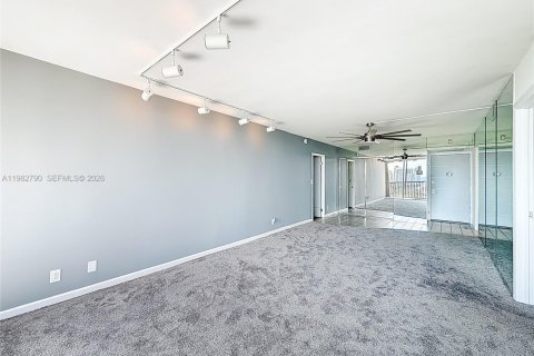 Copropriété à vendre à Aventura, Floride: 2 chambres, 107.49 m2 № 2049263 - photo 18