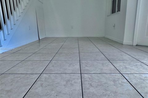 Casa en alquiler en Homestead, Florida, 2 dormitorios, 108.32 m2 № 1929035 - foto 10