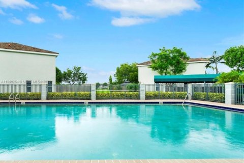 Casa en alquiler en Homestead, Florida, 2 dormitorios, 108.32 m2 № 1929035 - foto 25