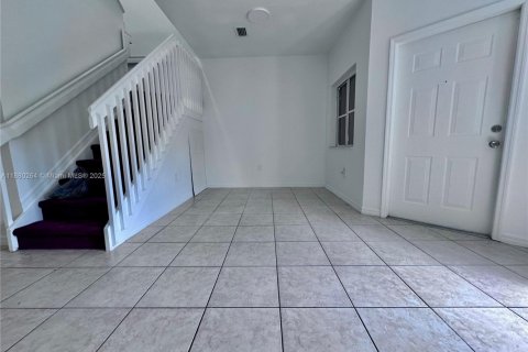 Casa en alquiler en Homestead, Florida, 2 dormitorios, 108.32 m2 № 1929035 - foto 9