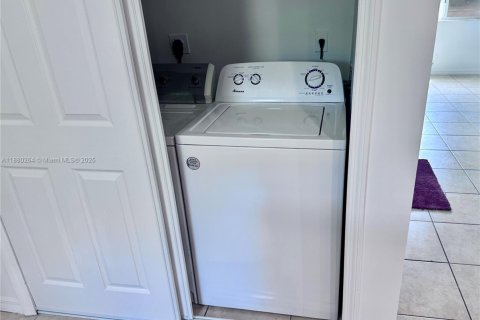 Casa en alquiler en Homestead, Florida, 2 dormitorios, 108.32 m2 № 1929035 - foto 11