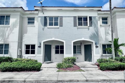 Casa en alquiler en Homestead, Florida, 2 dormitorios, 108.32 m2 № 1929035 - foto 1