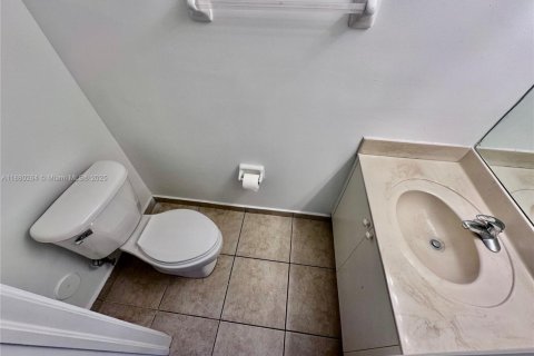 Casa en alquiler en Homestead, Florida, 2 dormitorios, 108.32 m2 № 1929035 - foto 12