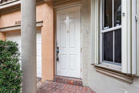 Townhouse in Miramar, Florida 3 bedrooms, 179.49 sq.m. № 1999481 - photo 9