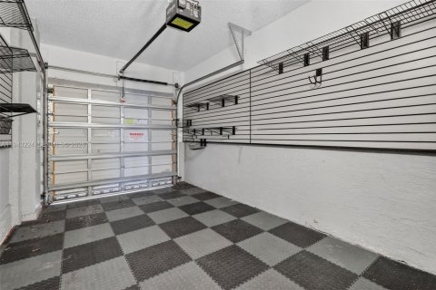 Townhouse in Miramar, Florida 3 bedrooms, 179.49 sq.m. № 1999481 - photo 22