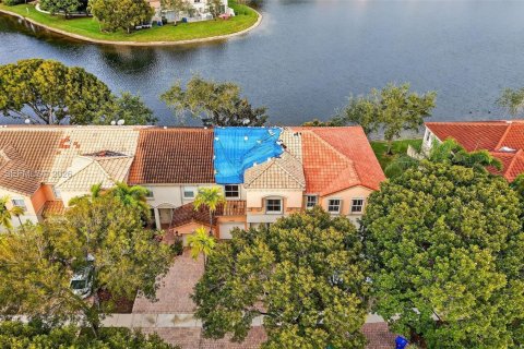 Townhouse in Miramar, Florida 3 bedrooms, 179.49 sq.m. № 1999481 - photo 29