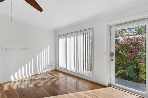 Villa ou maison à louer à Hollywood, Floride: 2 chambres, 107.4 m2 № 1997593 - photo 12