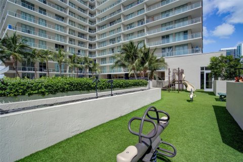 Condominio en alquiler en Miami, Florida, 2 dormitorios, 94.48 m2 № 2011449 - foto 22