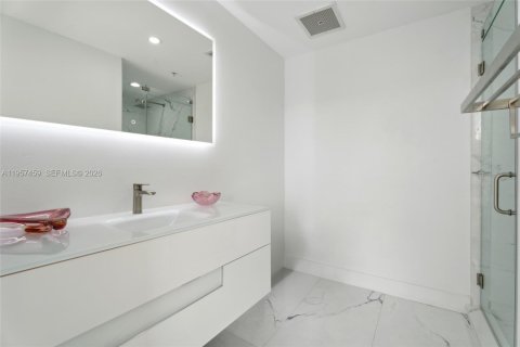 Condominio en alquiler en Miami, Florida, 2 dormitorios, 94.48 m2 № 2011449 - foto 7