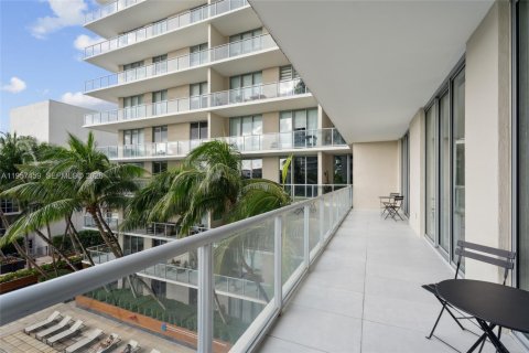 Condominio en alquiler en Miami, Florida, 2 dormitorios, 94.48 m2 № 2011449 - foto 17