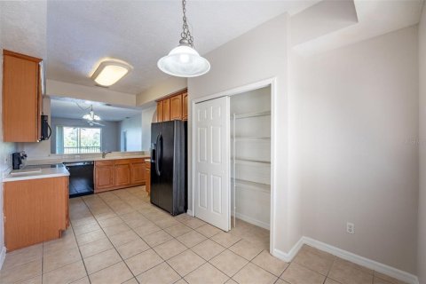 Condo in Orlando, Florida, 2 bedrooms № 2142606 - photo 4